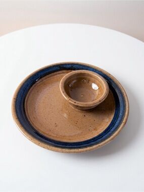 HANDMADE CERAMIC POTTERY SALSA DIP CHIPS SERVING DISH BLUE SPECKLED BROWN GLAZE